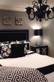 Черно белая мебель в спальне