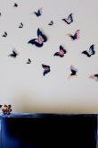 Оформление стены бабочками