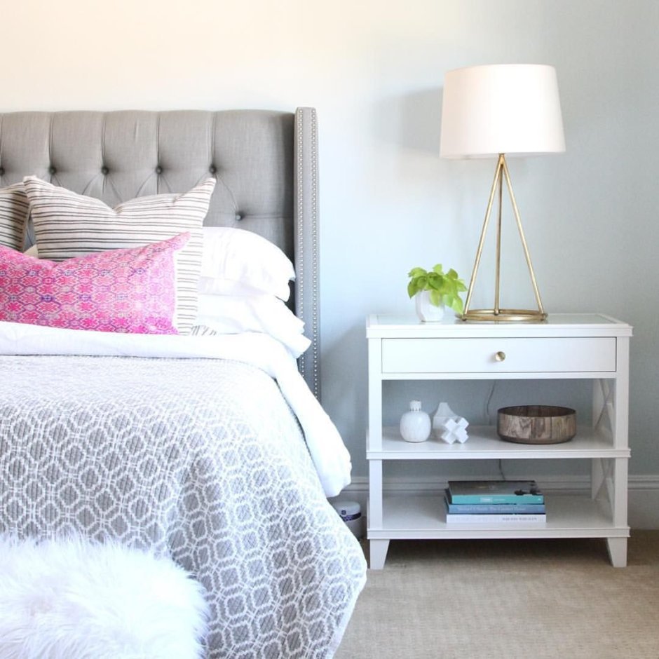 Прикроватные тумбы в интерьере