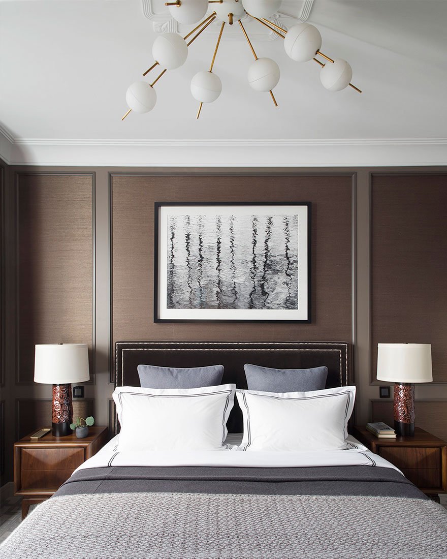 Изголовье из жалюзийных дверок