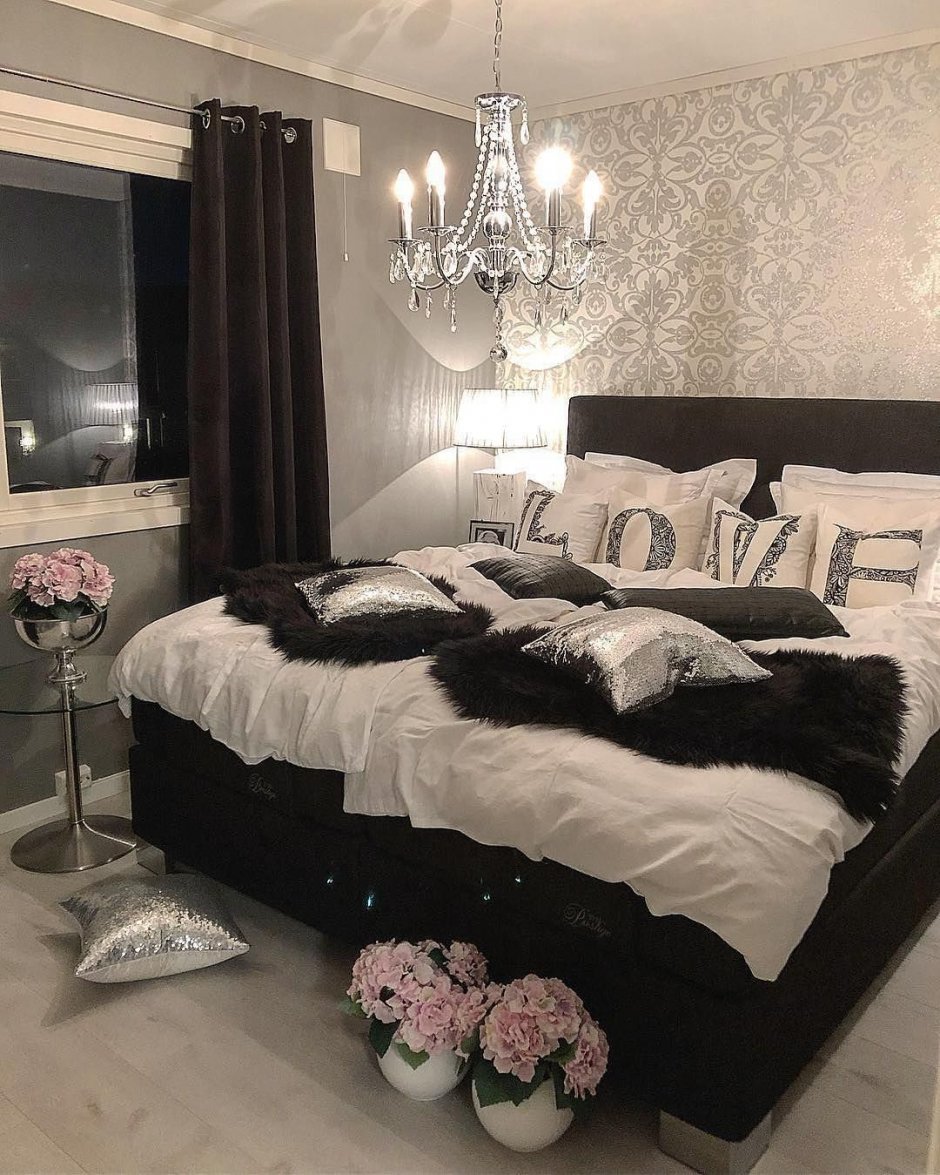 Хайтек спалня в черном стиле