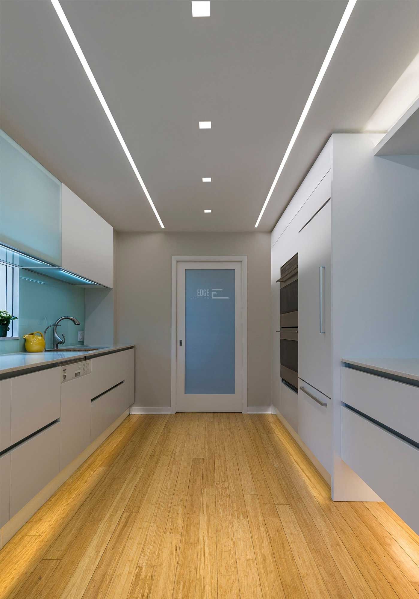 расположение света на кухне натяжной потолок