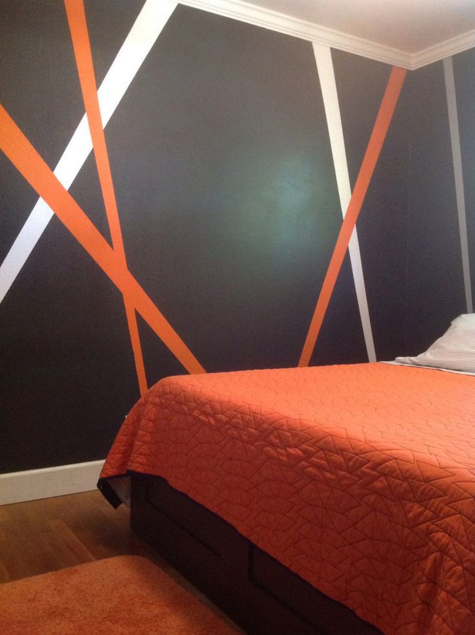 Черно оранжевая спальня