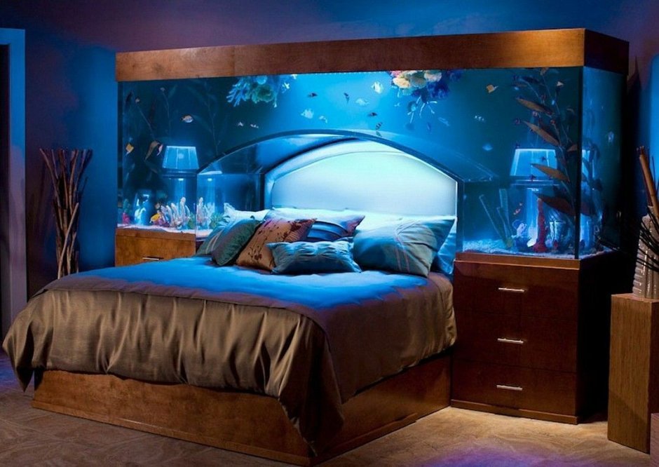 Декоративный аквариум в стенке