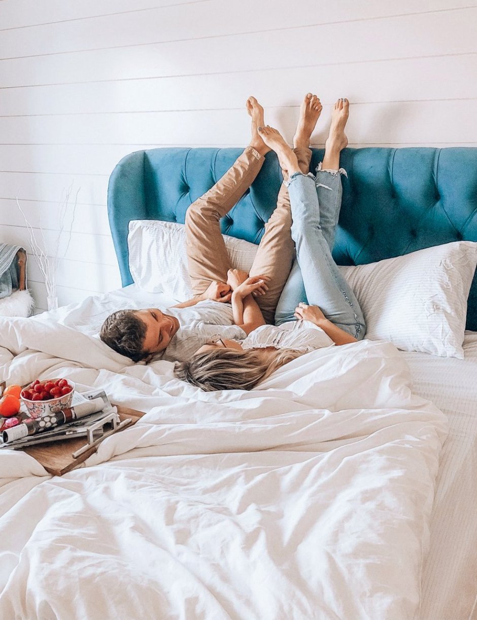 Люди в спальне