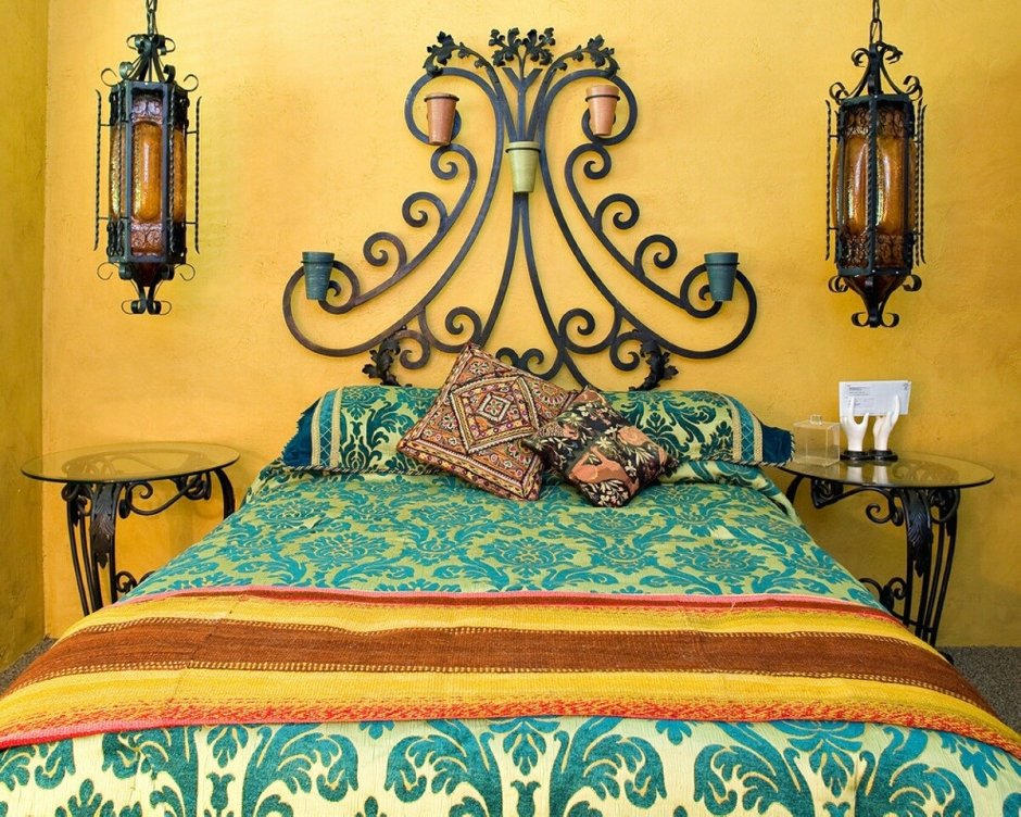 Кровать в турецком стиле