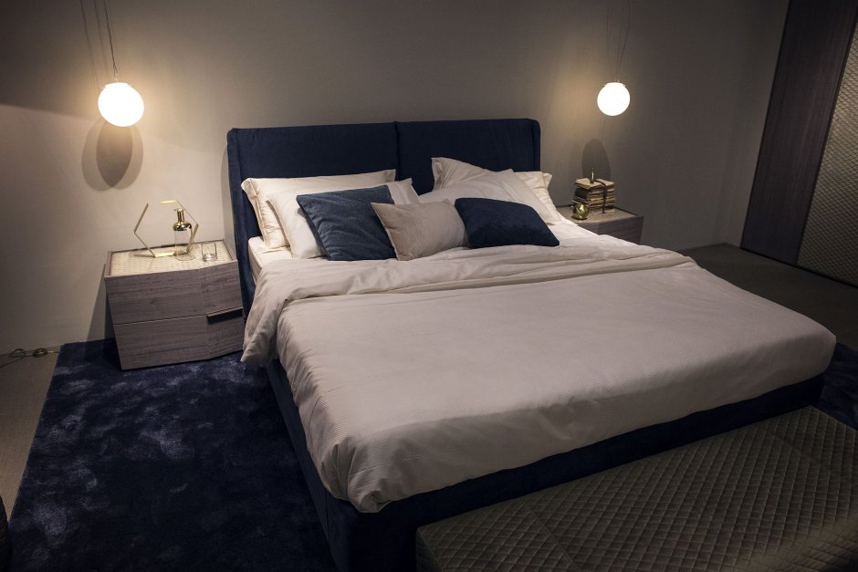 Освещение на прикроватных тумбочках