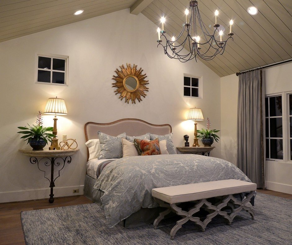 Люстры в интерьере спальни