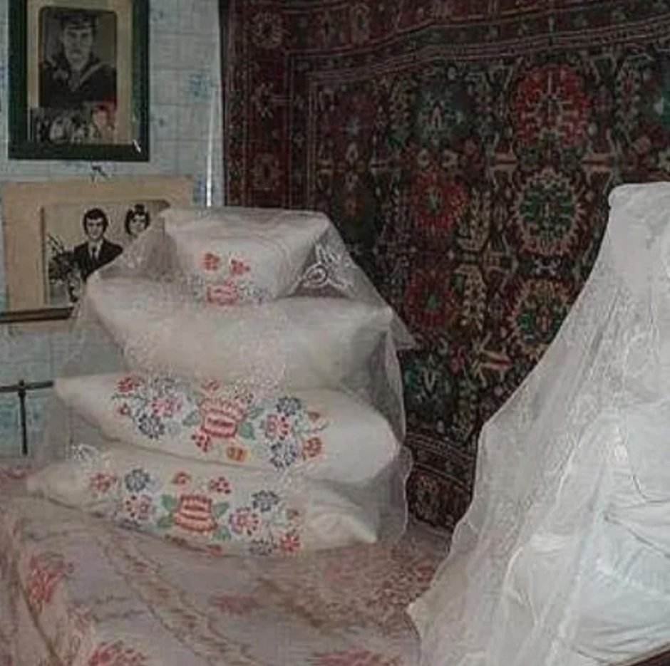 Накрываем монитор кружевной салфеткой