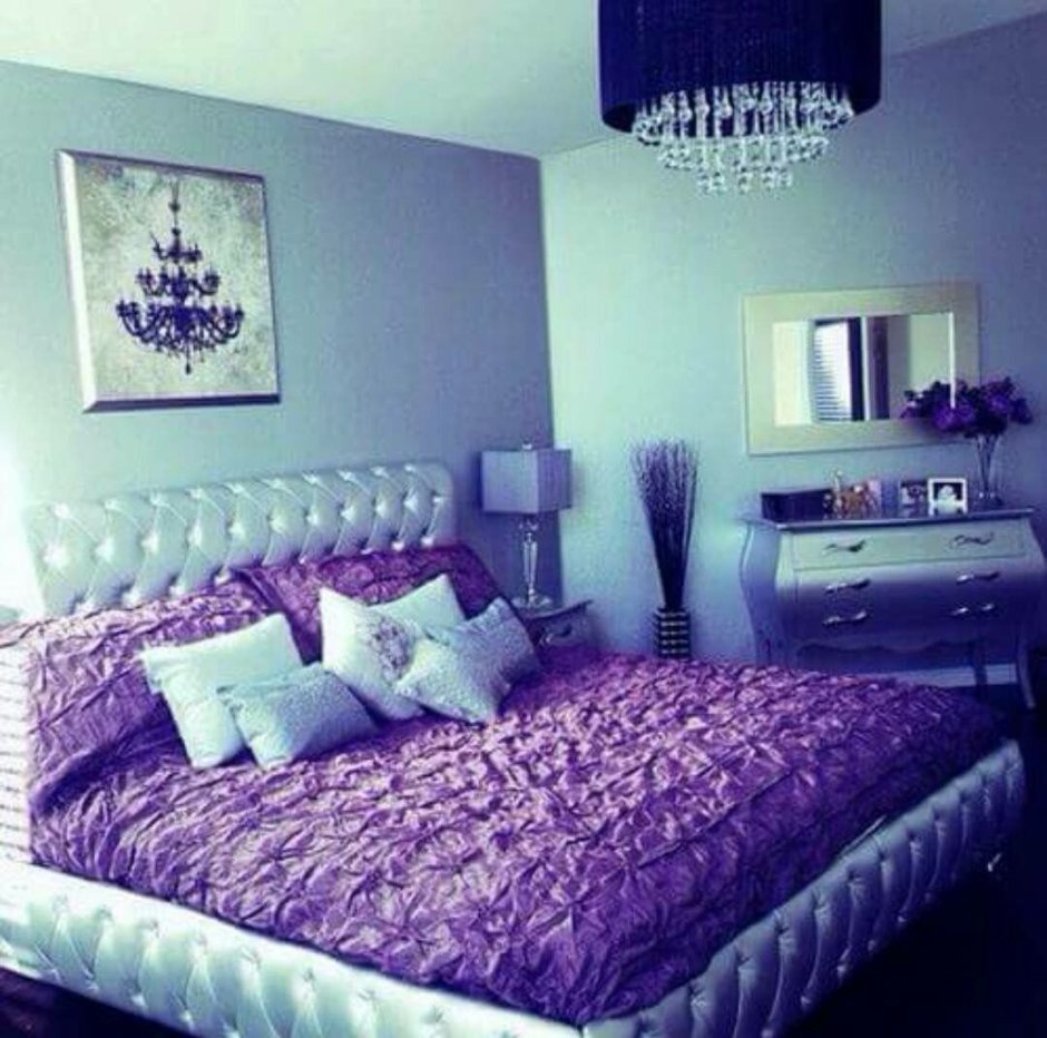 Фиолетовая кровать