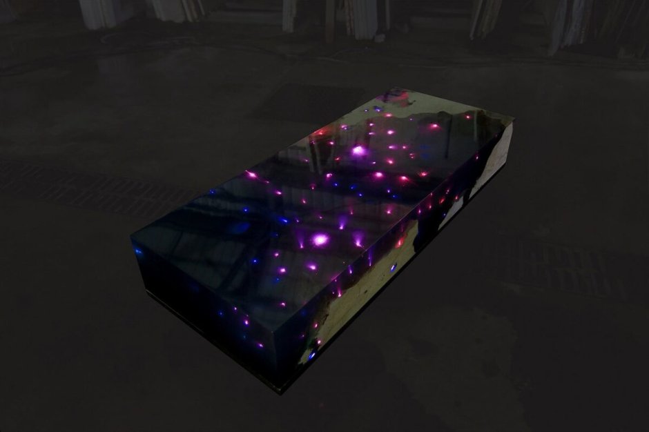 Стол из эпоксидной смолы с подсветкой