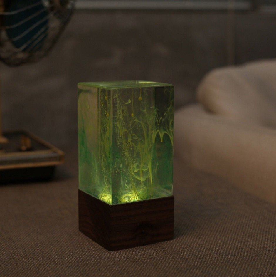 Настольная лампа эпоксидная смола