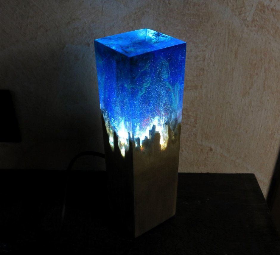 Ночник из дерева и эпоксидки