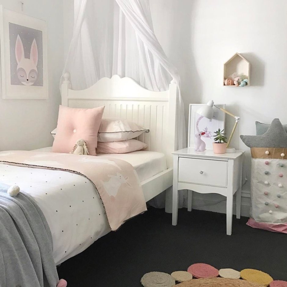 Розовая спальня