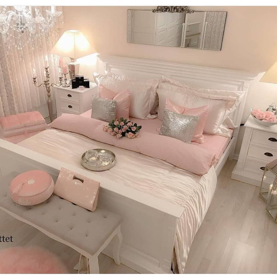 Розово серая комната для девочки
