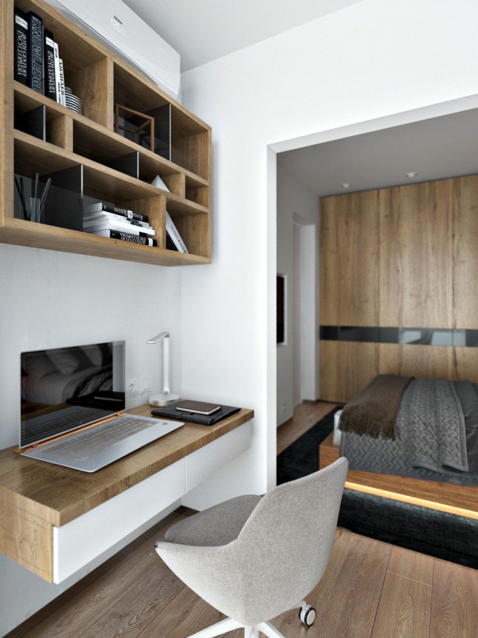 Компьютерный стол в однушке