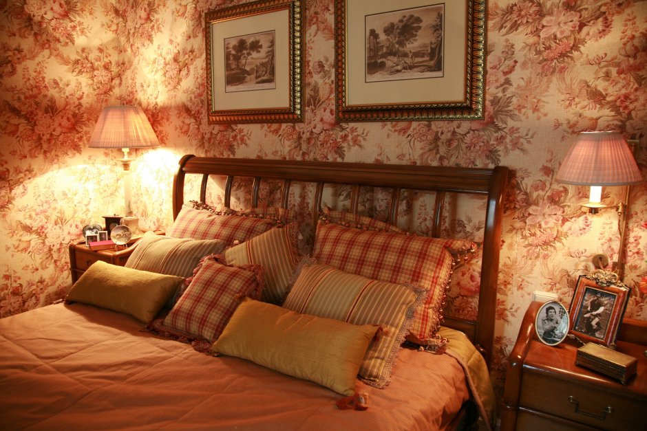 Уютная спальня в английском стиле