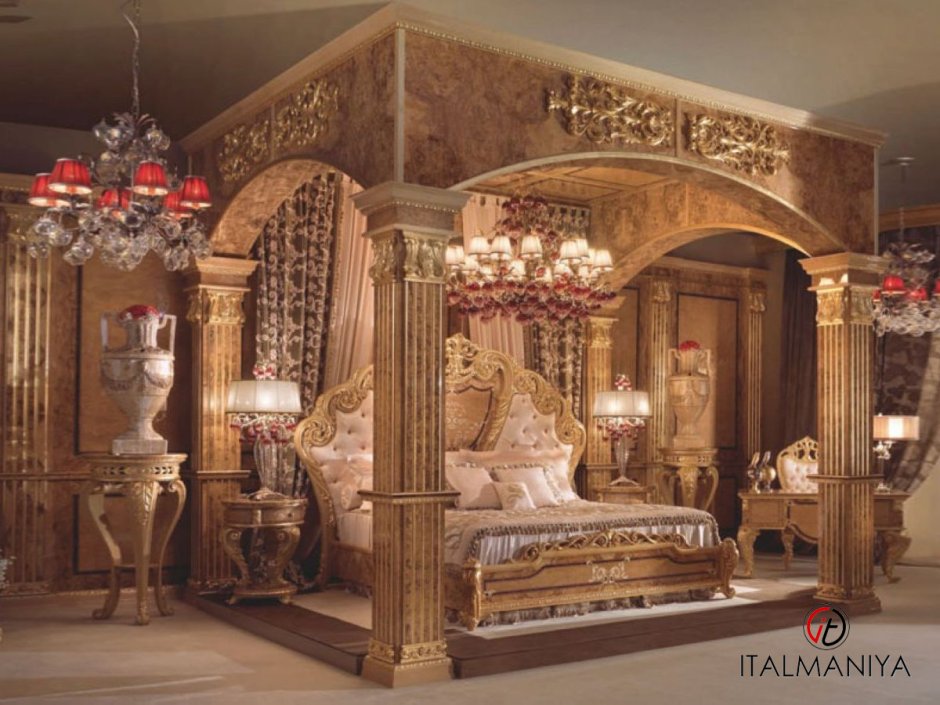 Спальня с балдахином в стиле Барокко