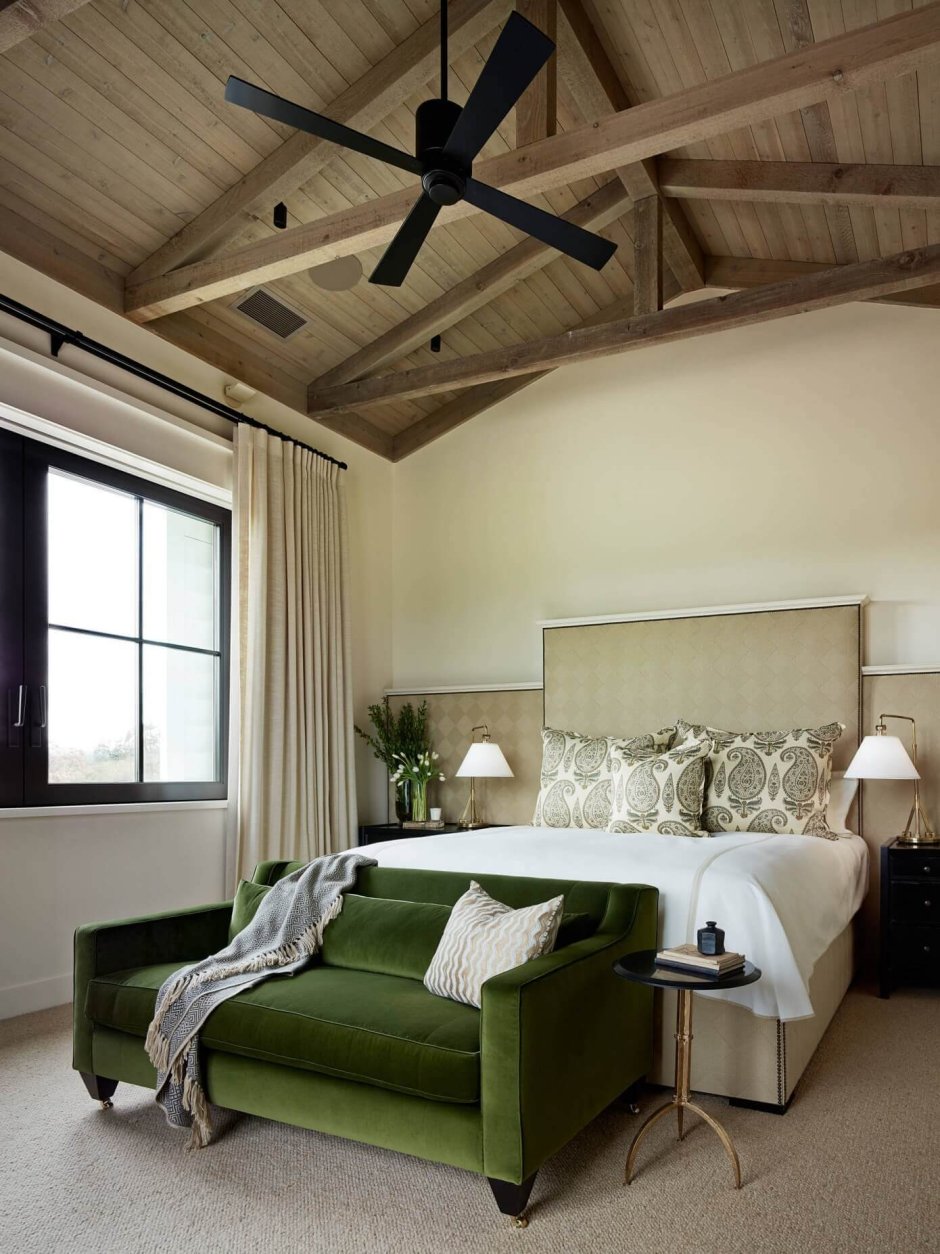 Спальня в деревянном зеленом стиле