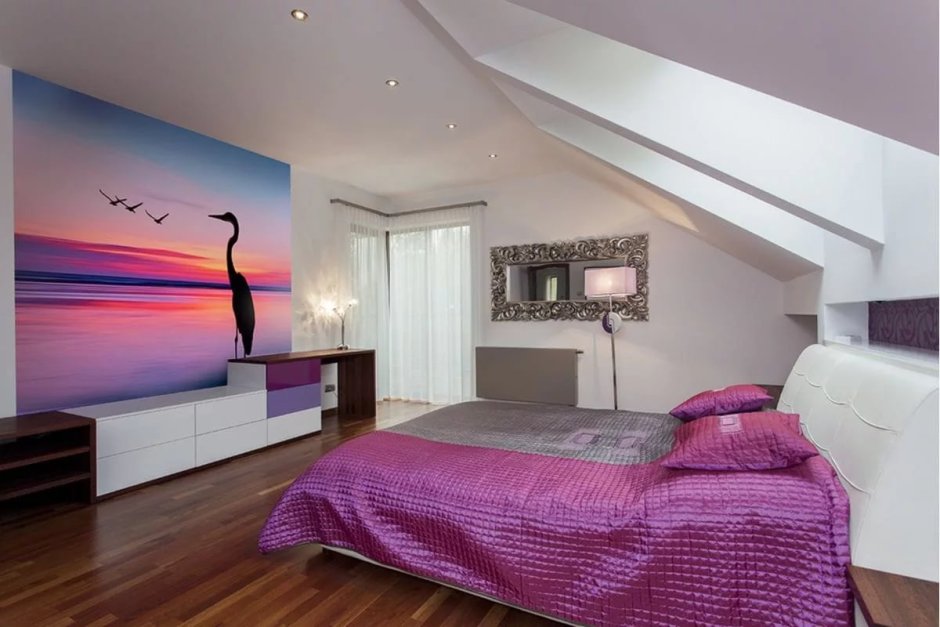 Спальня с мансардным потолком