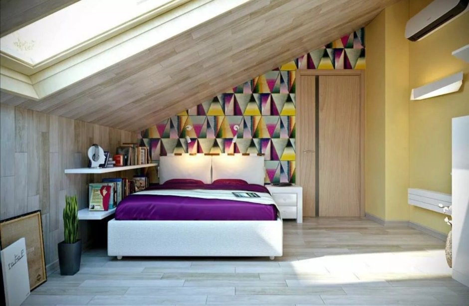 Отделка мансардной стены в спальне