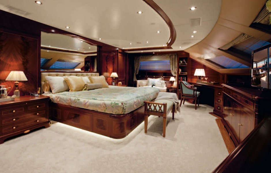 Яхта Princess 30