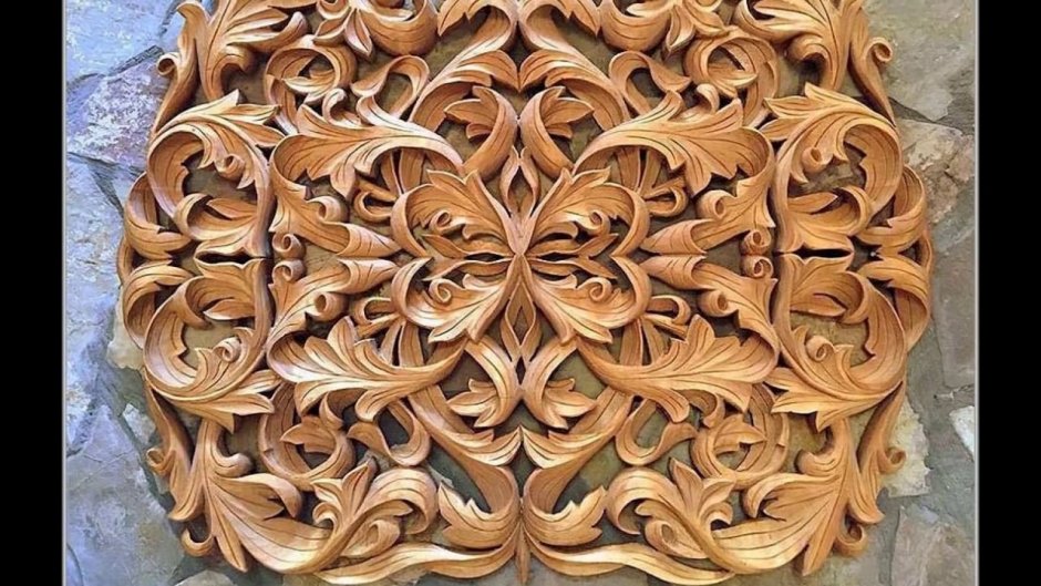 Деревянное панно над кроватью