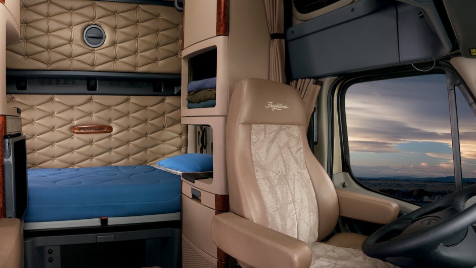 Салон кабины Фредлайнер коламбия