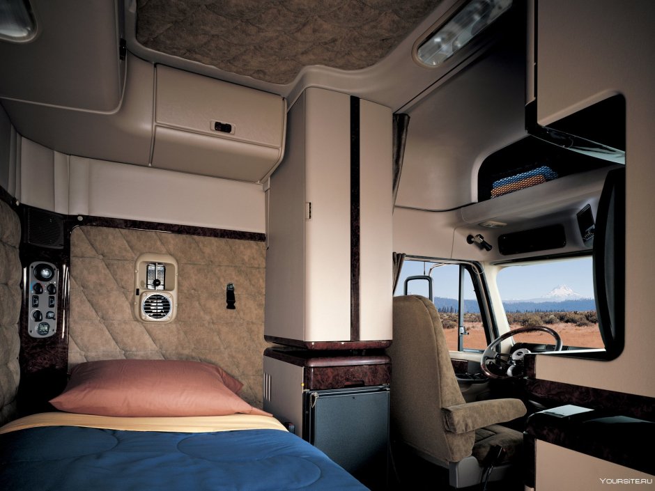 Фредлайнер Коронадо салон