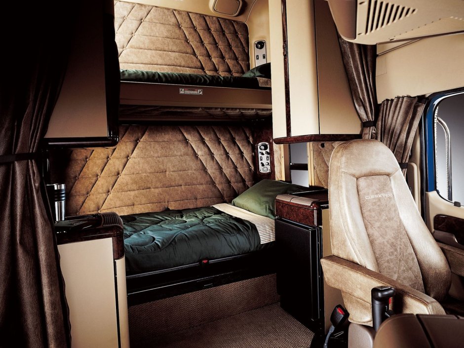 Интерьер Фредлайнер Коронадо