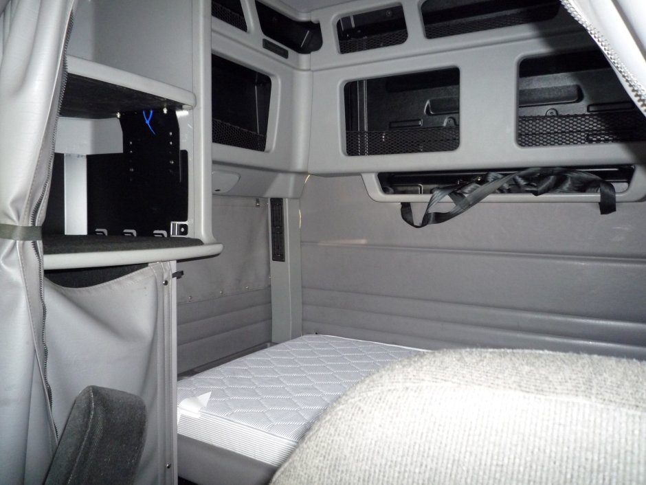 Peterbilt 389 салон спальник