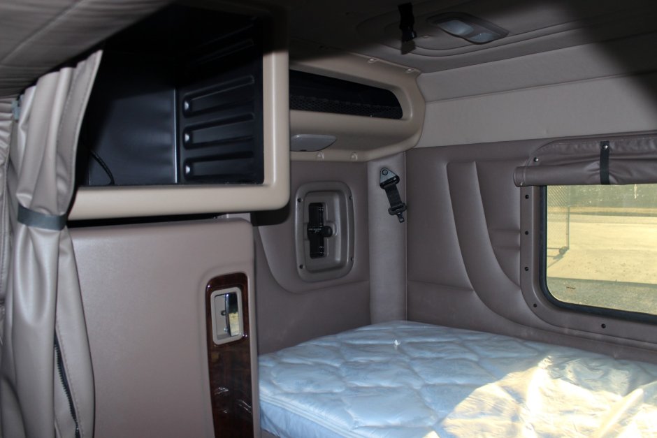 Peterbilt 379 салон спальник