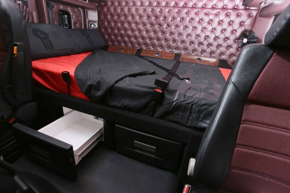 Kenworth k200 Interior Sleeper