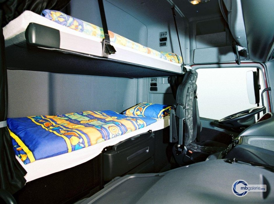 Mercedes Actros спальник