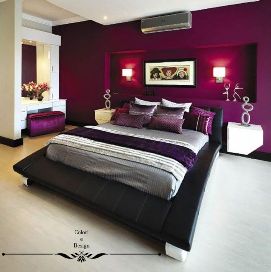 Спальня в серых и сливовых