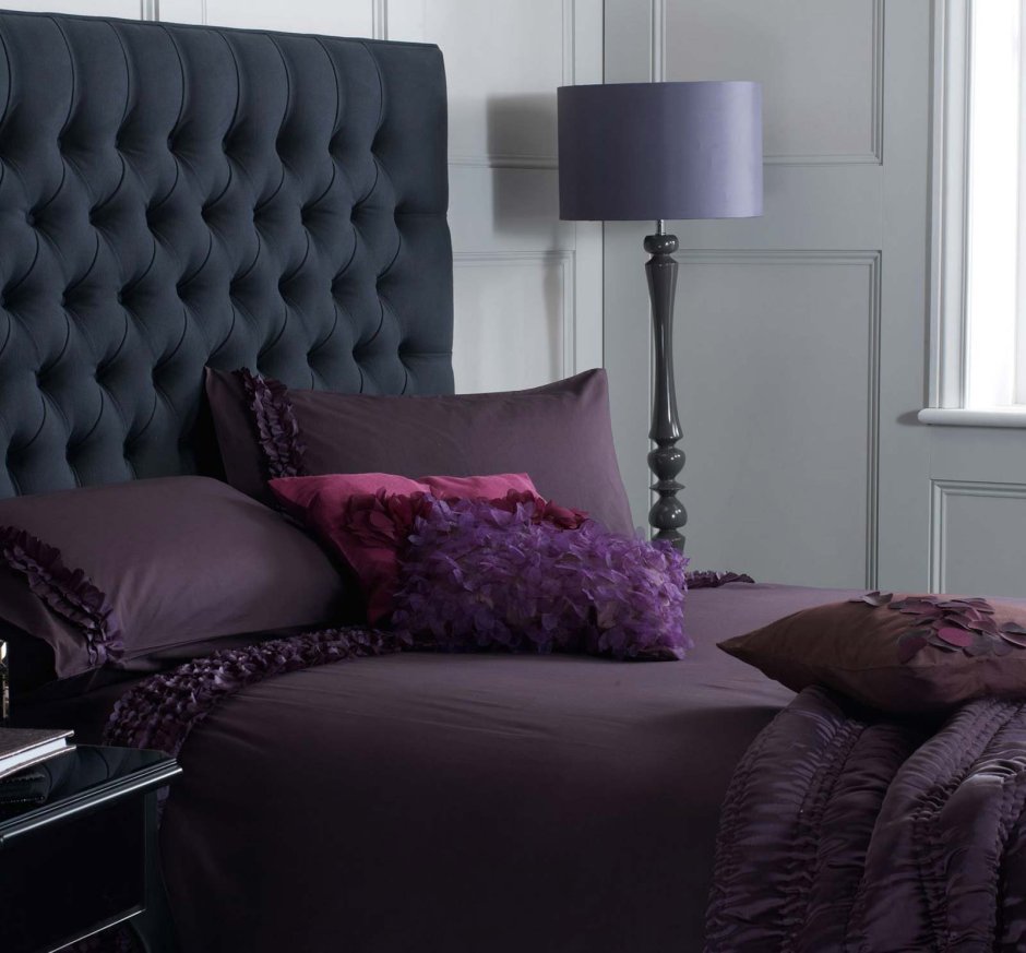 Фиолетовая кровать