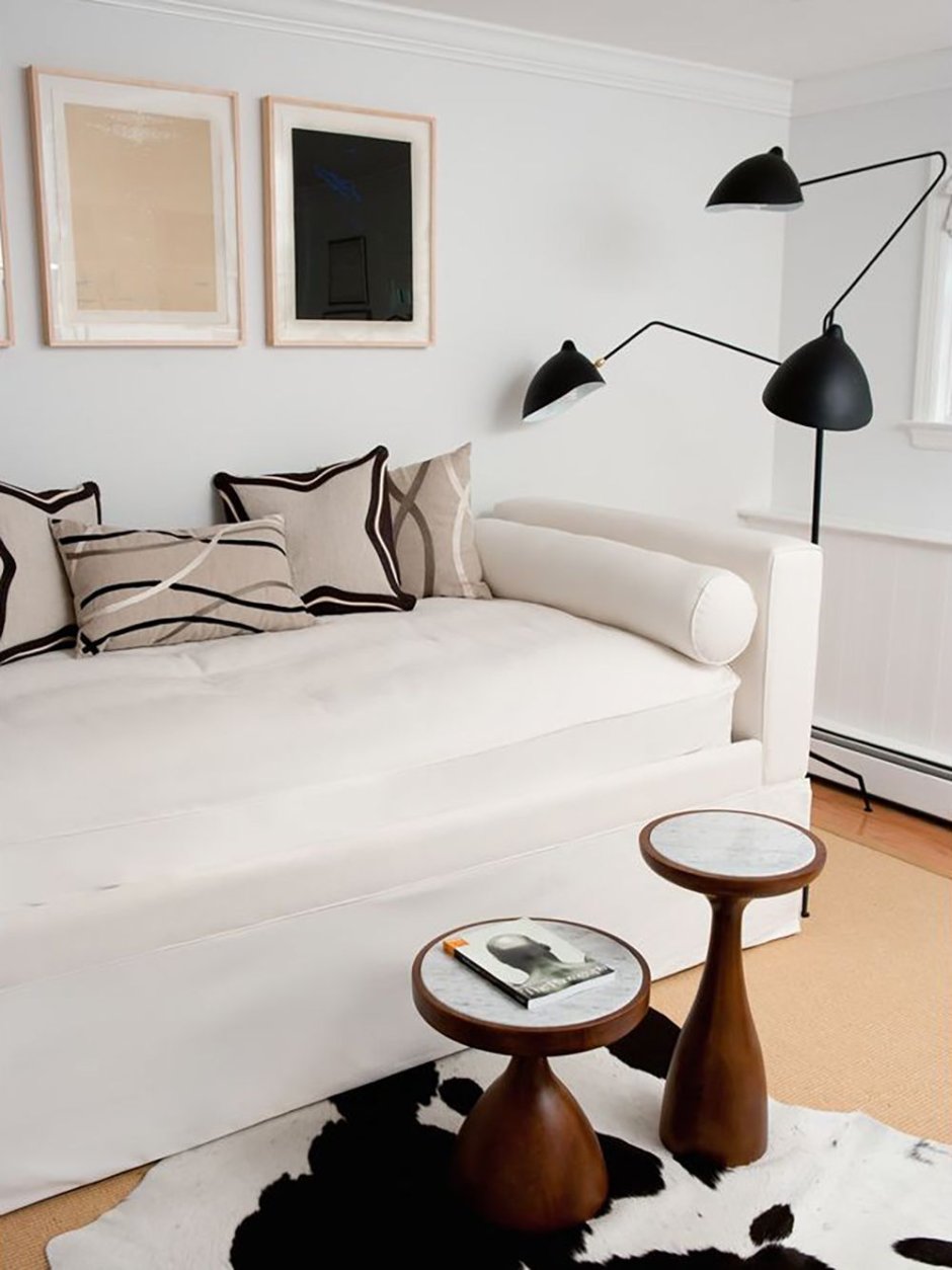 Торшер над диваном