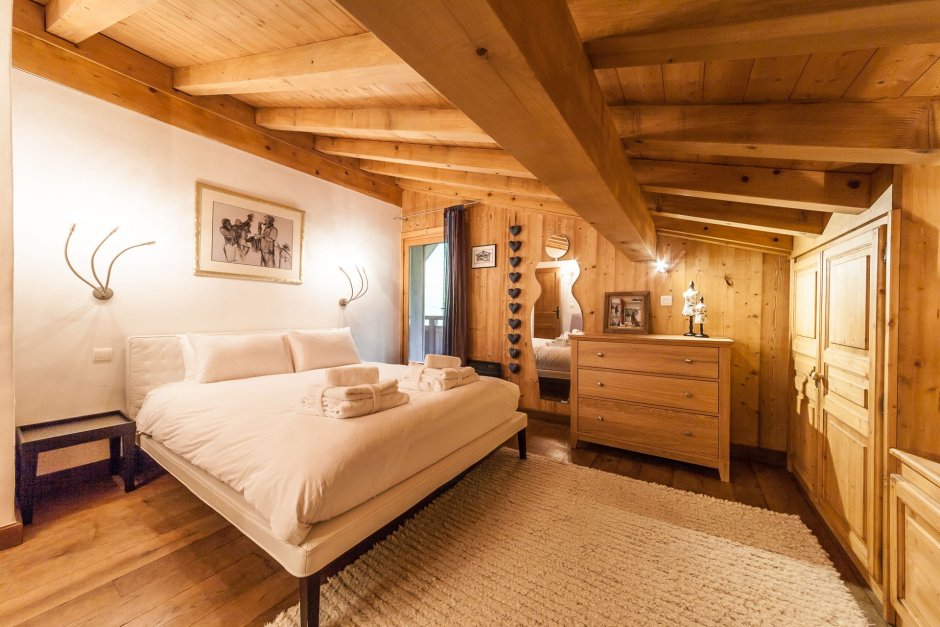 Спальня в швейцарском стиле