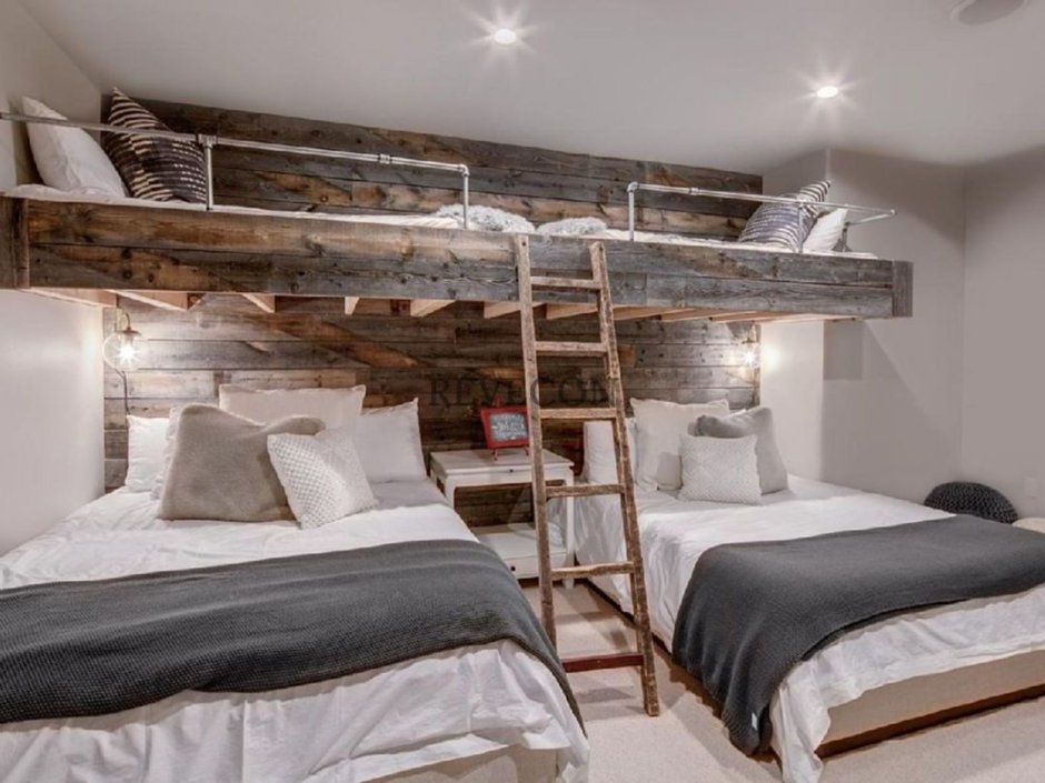 Кровать на 2 ярусе лофт