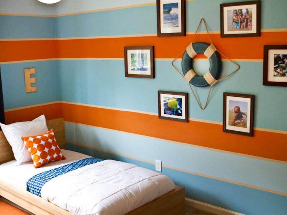 Оранжево голубая комната