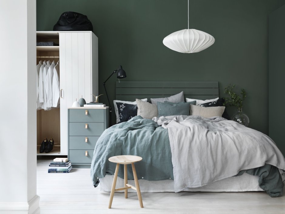Зеленая спальня в скандинавском стиле