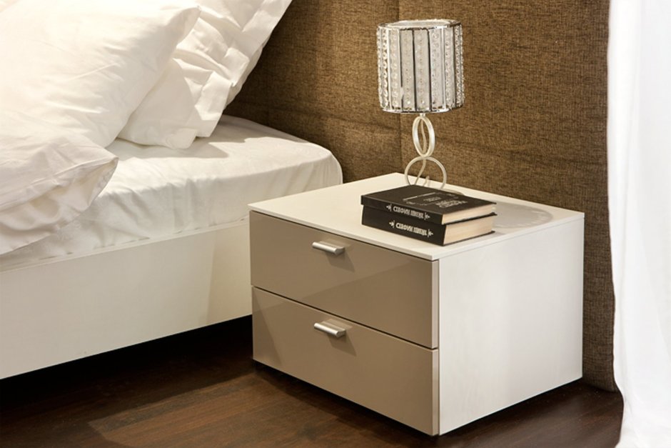 Тумбочка Seraphina Side Table