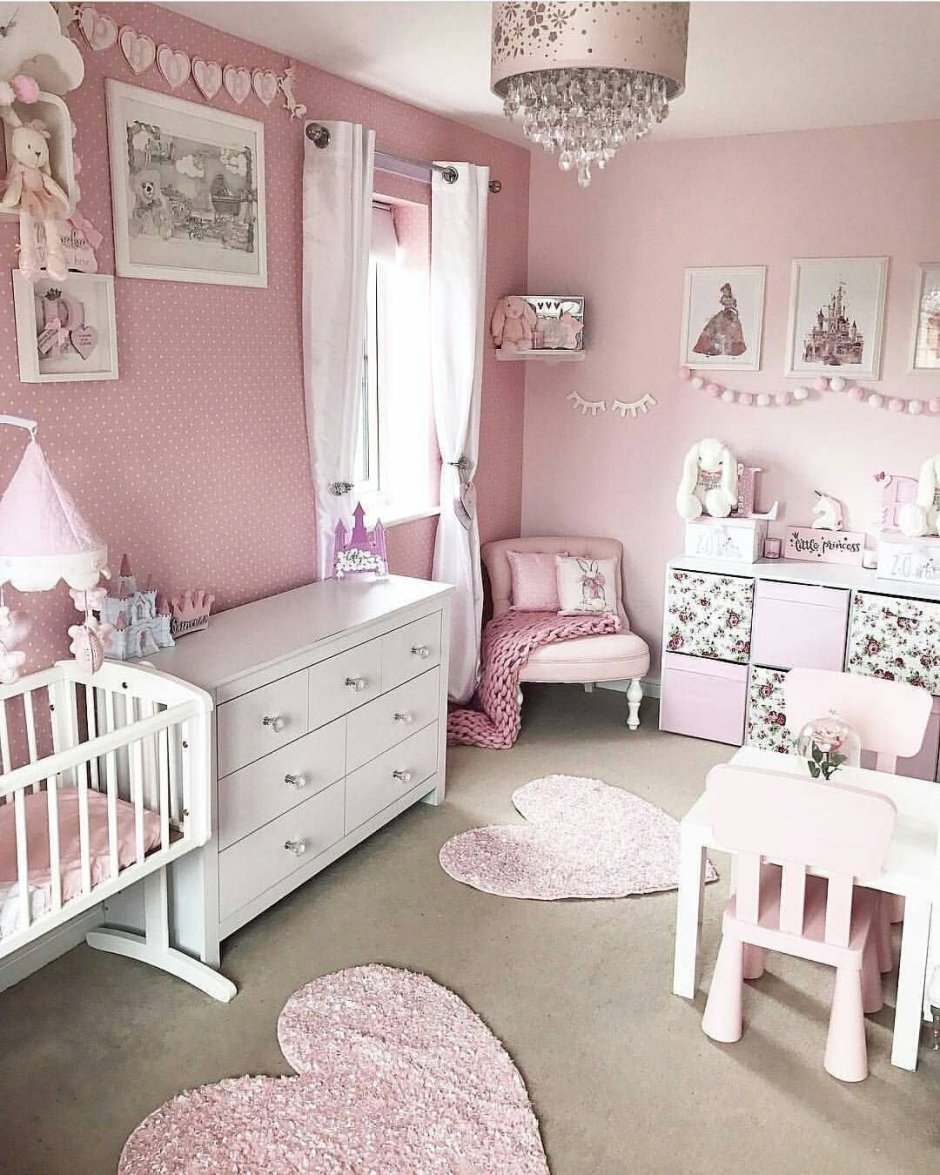 Розово серая комната для девочки