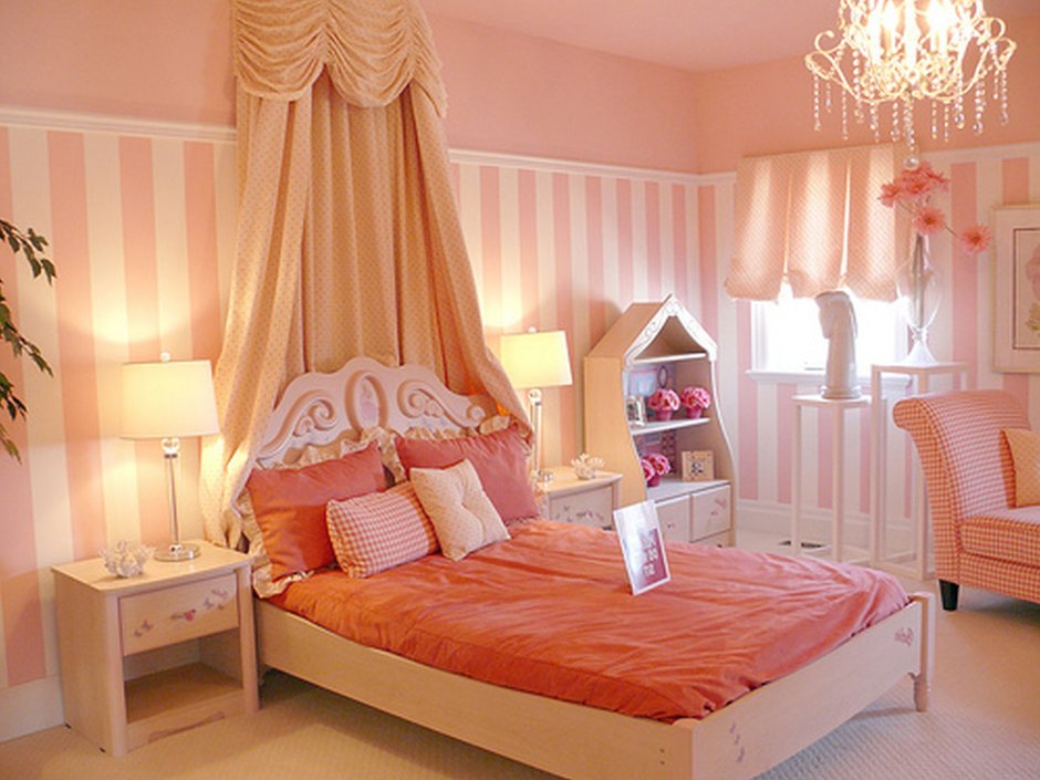 Спальня для девочки персикового цвета