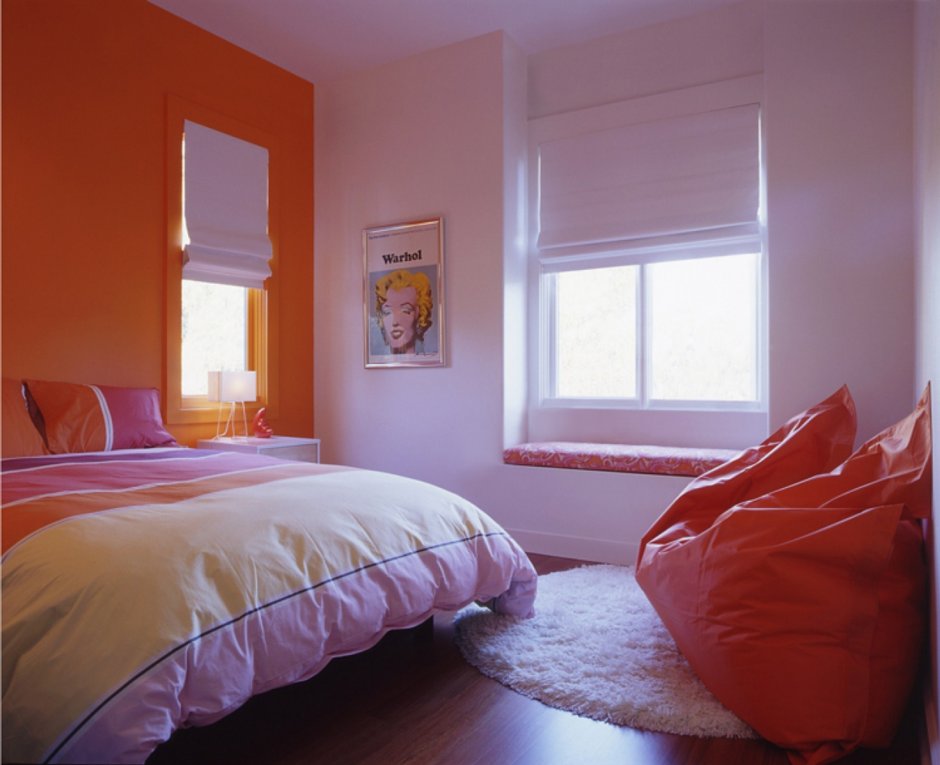 Комната в оранжевых тонах