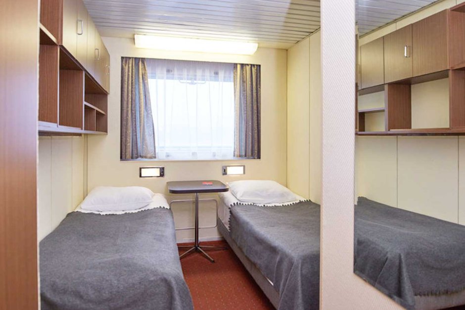 Теплоход Павел Леонов каюты