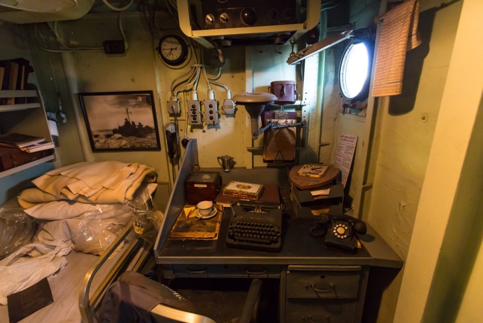 Каюта капитана на корабле Петр Великий