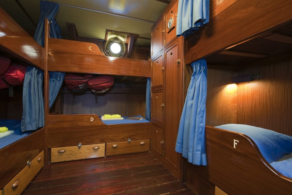 Парусник Крузенштерн каюты