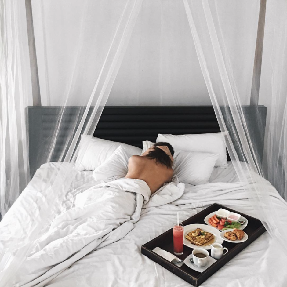 Завтрак в кровать в отеле