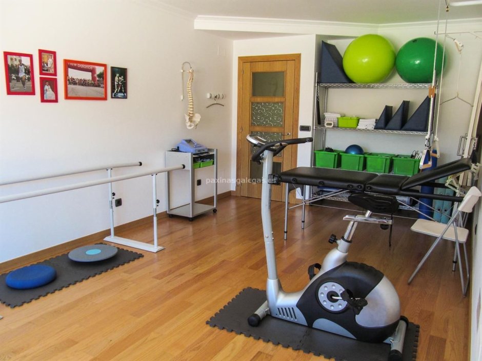 Кабинет в спортзале с инвентарем